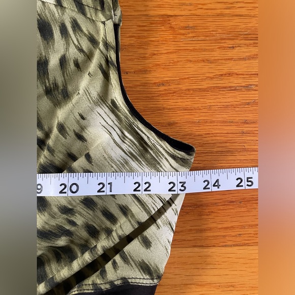 Green and black Body Language Dress - Picture 8 of 8